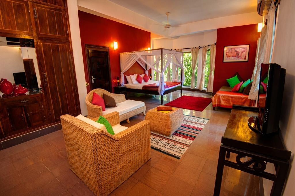 The Willow Boutique Hotel พนมเปญ ภายนอก รูปภาพ