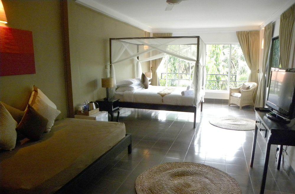 The Willow Boutique Hotel พนมเปญ ภายนอก รูปภาพ