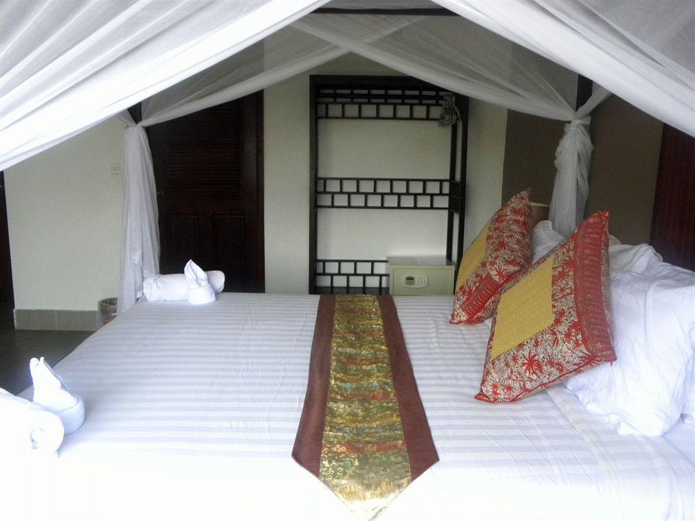 The Willow Boutique Hotel พนมเปญ ภายนอก รูปภาพ