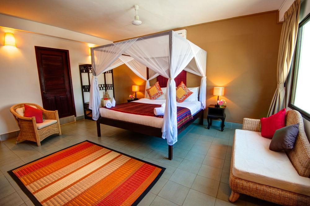 The Willow Boutique Hotel พนมเปญ ภายนอก รูปภาพ