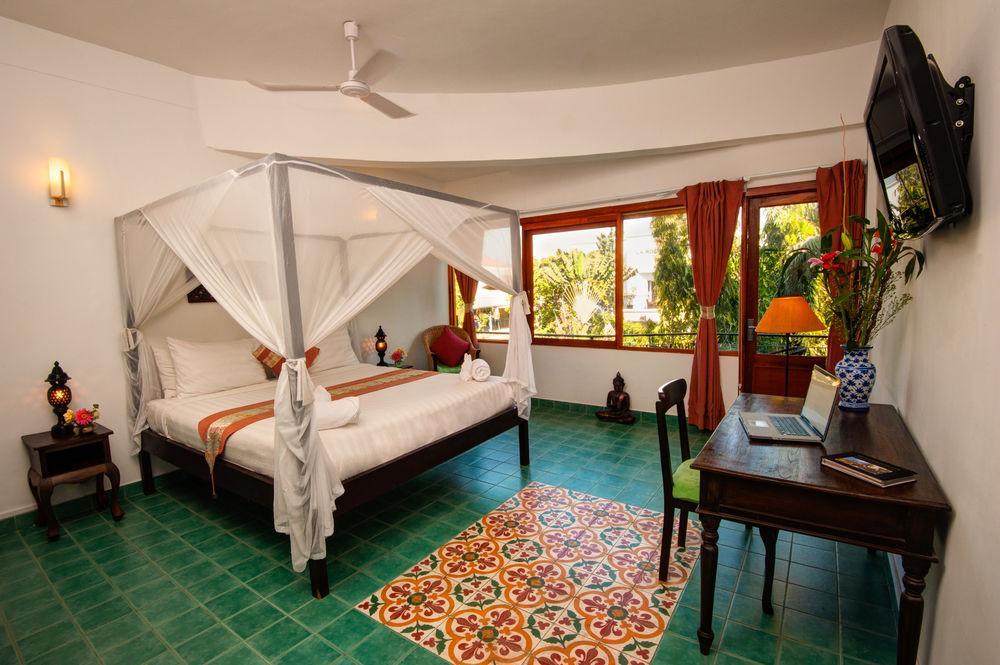 The Willow Boutique Hotel พนมเปญ ภายนอก รูปภาพ